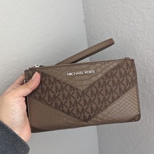 NWT Michael Kors Jet Set Snake Embossed Large Logo Double Zip Wristlet